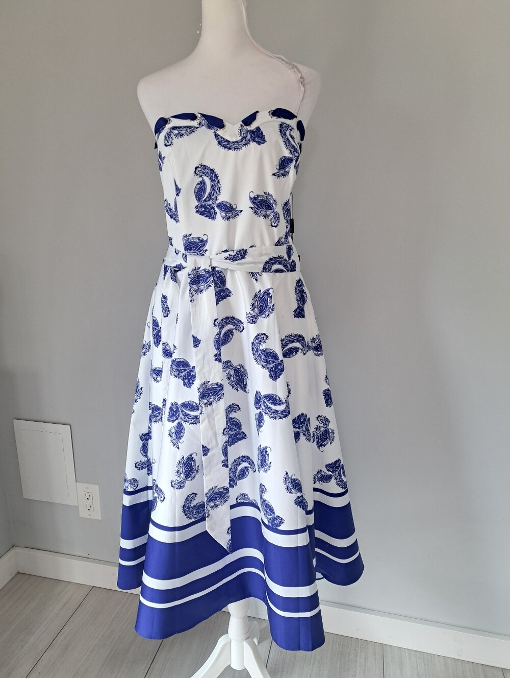 NWT WHBM Strapless Blue/White Paisley Midi Dress Straps Included Stretch Cotton